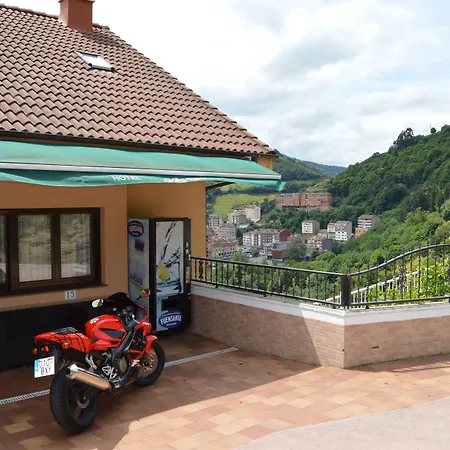 Ana Cangas De Narcea