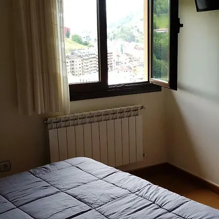 Ana Cangas De Narcea